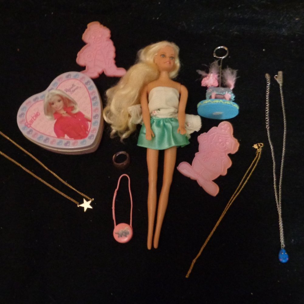 VINTAGE BARBIE LONG HAIR HEART BOX DODADS JEWELRY LOT
